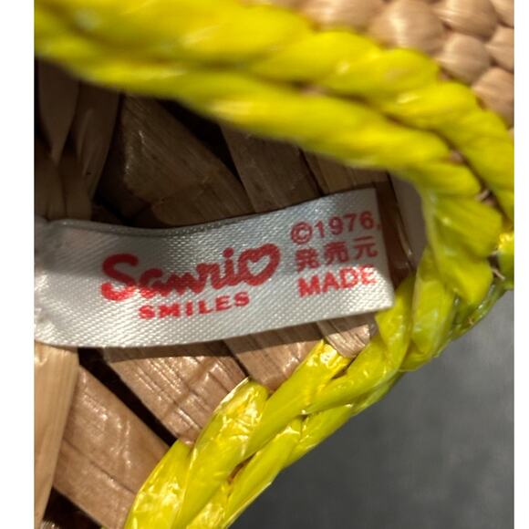 NWOT Hello Kitty/Sanrio Woven Wicker Women's Slippers, Slides, Shoes Size 9.5 - Picture 4 of 4